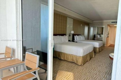 Condo in Sunny Isles Beach, Florida № 1998975 - photo 26