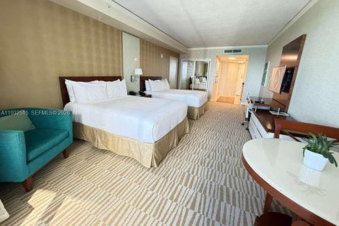 Condo in Sunny Isles Beach, Florida № 1998975 - photo 23