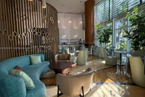 Condo in Sunny Isles Beach, Florida № 1998975 - photo 6