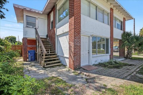 Dúplex en venta en Saint Petersburg, Florida, 4 dormitorios, 151.24 m2 № 2425578 - foto 9