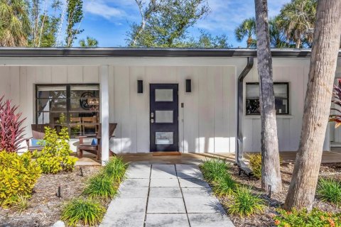 Villa ou maison à vendre à Sarasota, Floride: 3 chambres, 162.58 m2 № 2313027 - photo 2