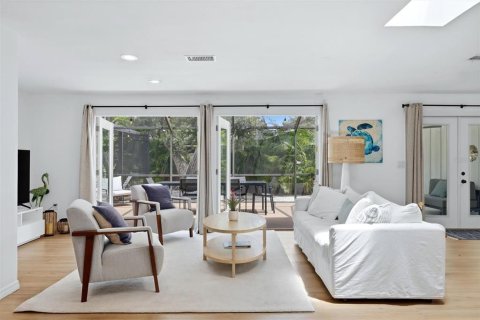 Villa ou maison à vendre à Sarasota, Floride: 3 chambres, 162.58 m2 № 2313027 - photo 11