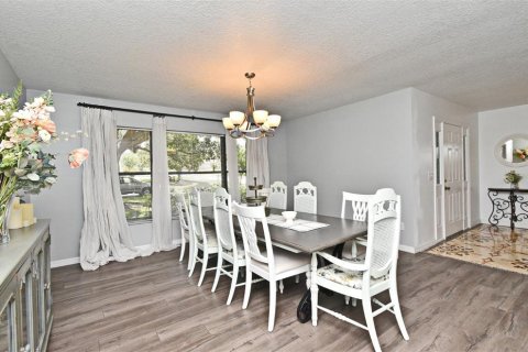 House in DeBary, Florida 3 bedrooms, 219.62 sq.m. № 1797289 - photo 11