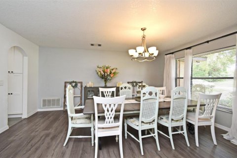 House in DeBary, Florida 3 bedrooms, 219.62 sq.m. № 1797289 - photo 10
