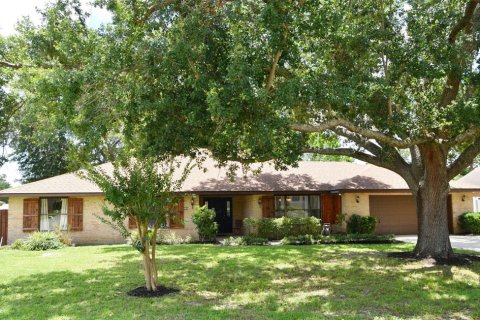 House in DeBary, Florida 3 bedrooms, 219.62 sq.m. № 1797289 - photo 2
