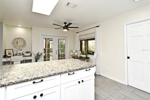 House in DeBary, Florida 3 bedrooms, 219.62 sq.m. № 1797289 - photo 12