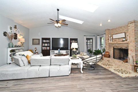 House in DeBary, Florida 3 bedrooms, 219.62 sq.m. № 1797289 - photo 6