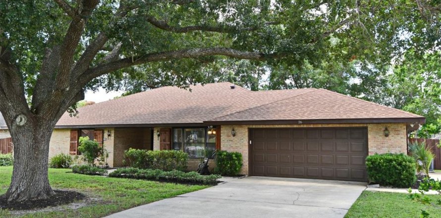 House in DeBary, Florida 3 bedrooms, 219.62 sq.m. № 1797289