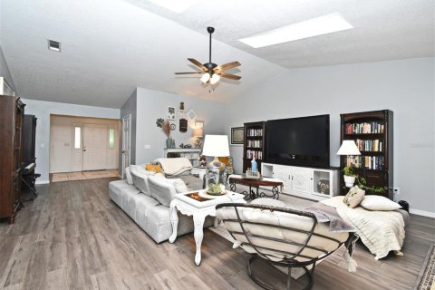 House in DeBary, Florida 3 bedrooms, 219.62 sq.m. № 1797289 - photo 5