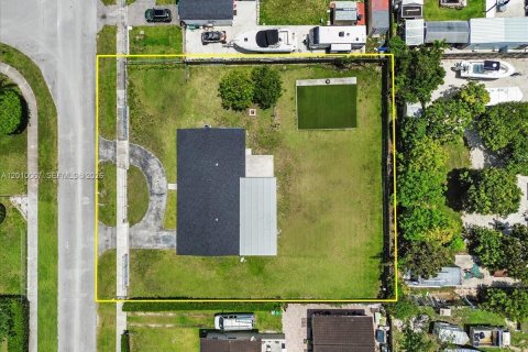 House in Homestead, Florida 4 bedrooms, 168.62 sq.m. № 2076624 - photo 6