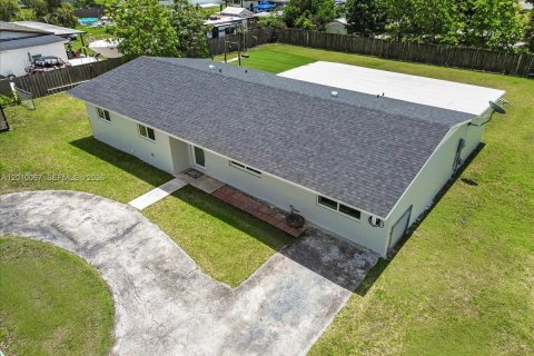 House in Homestead, Florida 4 bedrooms, 168.62 sq.m. № 2076624 - photo 3