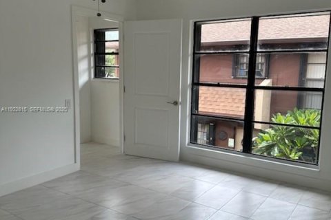 Townhouse in Miami, Florida 2 bedrooms, 123.56 sq.m. № 1986599 - photo 9