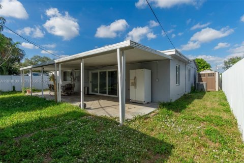 Купить виллу или дом в Холливуд, Флорида 3 спальни, 118.64м2, № 1987940 - фото 27
