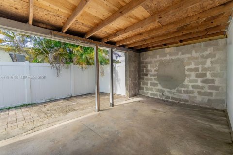 Купить виллу или дом в Холливуд, Флорида 3 спальни, 118.64м2, № 1987940 - фото 22