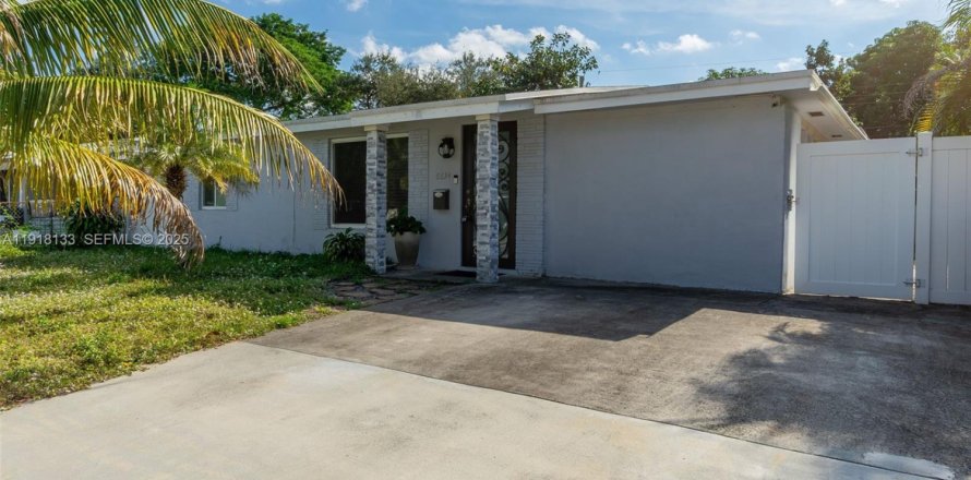 Дом в Холливуд, Флорида 3 спальни, 118.64м2 № 1987940