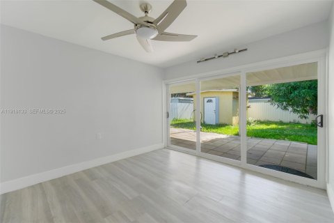 Купить виллу или дом в Холливуд, Флорида 3 спальни, 118.64м2, № 1987940 - фото 13