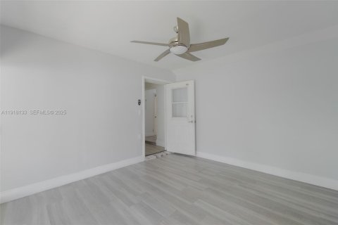 Купить виллу или дом в Холливуд, Флорида 3 спальни, 118.64м2, № 1987940 - фото 18