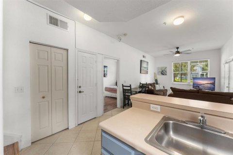 Condominio en venta en Kissimmee, Florida, 4 dormitorios, 136.57 m2 № 2226055 - foto 12