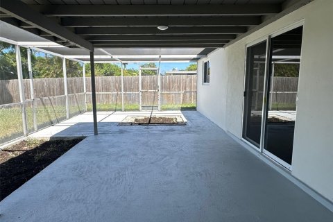 House in Margate, Florida 3 bedrooms, 121.89 sq.m. № 1882506 - photo 23