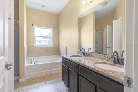 Casa en venta en Kissimmee, Florida, 4 dormitorios, 163.32 m2 № 2228345 - foto 14