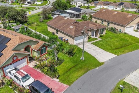 Casa en venta en Kissimmee, Florida, 4 dormitorios, 163.32 m2 № 2228345 - foto 3