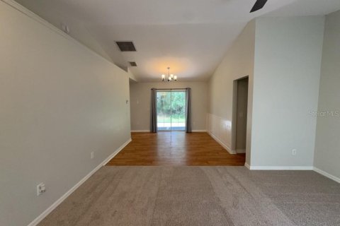 Villa ou maison à louer à Ocala, Floride: 3 chambres, 111.11 m2 № 2384012 - photo 6