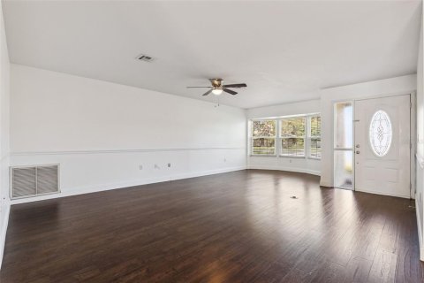 Villa ou maison à vendre à Fruitland Park, Floride: 3 chambres, 124.12 m2 № 2428816 - photo 6