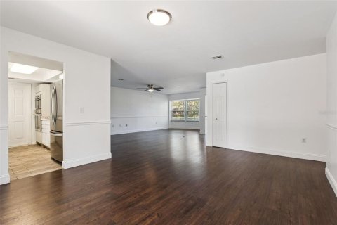 Villa ou maison à vendre à Fruitland Park, Floride: 3 chambres, 124.12 m2 № 2428816 - photo 8