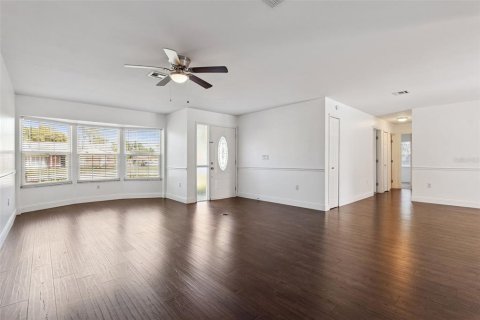 Villa ou maison à vendre à Fruitland Park, Floride: 3 chambres, 124.12 m2 № 2428816 - photo 7