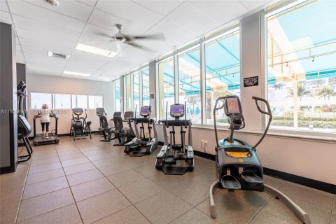 Condominio en alquiler en Hollywood, Florida, 1 dormitorio, 77.57 m2 № 2054440 - foto 8