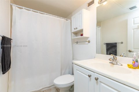Condominio en alquiler en Hollywood, Florida, 1 dormitorio, 77.57 m2 № 2054440 - foto 25