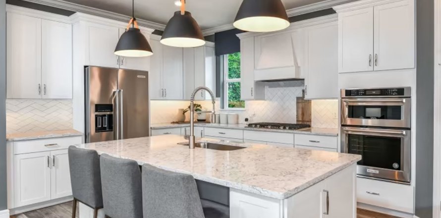 Townhouse in SUNSET PRESERVE in Orlando, Florida 5 bedrooms, 391 sq.m. № 103123