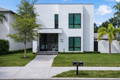 Duplex à vendre à Sarasota, Floride: 4 chambres, 413.51 m2 № 2157887 - photo 2