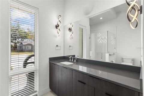 Duplex à vendre à Sarasota, Floride: 4 chambres, 413.51 m2 № 2157887 - photo 12