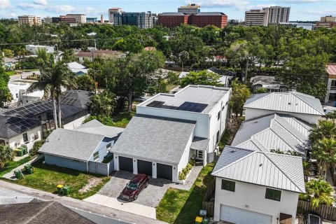 Duplex à vendre à Sarasota, Floride: 4 chambres, 413.51 m2 № 2157887 - photo 4