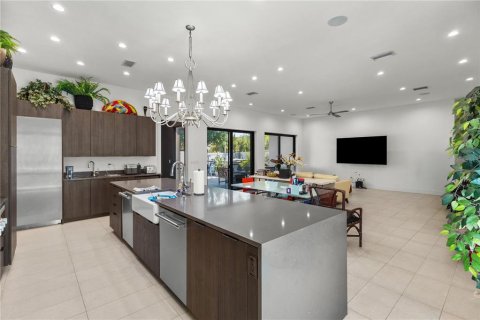 Duplex à vendre à Sarasota, Floride: 4 chambres, 413.51 m2 № 2157887 - photo 19
