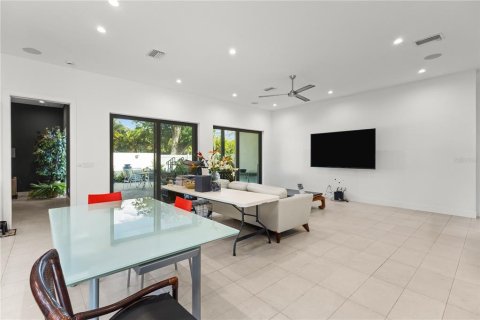 Duplex à vendre à Sarasota, Floride: 4 chambres, 413.51 m2 № 2157887 - photo 16