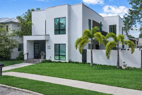 Duplex à Sarasota, Floride 4 chambres, 413.51 m2 № 2157887