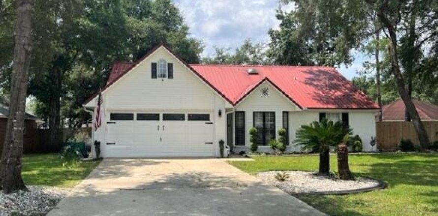 House in Crestview, Florida 4 bedrooms, 188.41 sq.m. № 590077