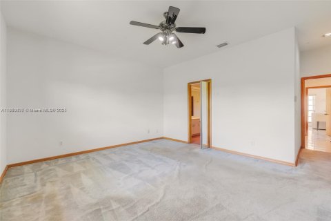 House in Homestead, Florida 4 bedrooms, 273.69 sq.m. № 2014656 - photo 6