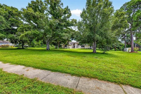 Casa en venta en Pinellas Park, Florida, 6 dormitorios, 613.15 m2 № 2329480 - foto 2
