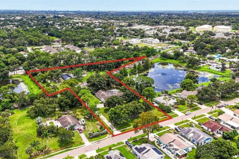 Casa en venta en Pinellas Park, Florida, 6 dormitorios, 613.15 m2 № 2329480 - foto 28