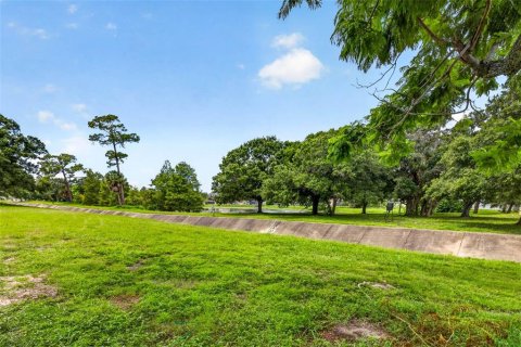 Casa en venta en Pinellas Park, Florida, 6 dormitorios, 613.15 m2 № 2329480 - foto 5