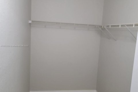 Townhouse in Florida City, Florida 3 bedrooms, 167.13 sq.m. № 1790286 - photo 8