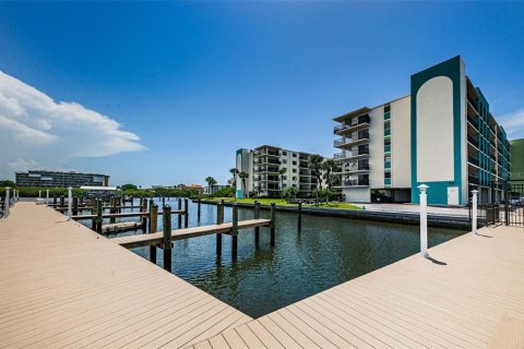 Copropriété à vendre à Indian Shores, Floride: 2 chambres, 122.63 m2 № 2408803 - photo 10