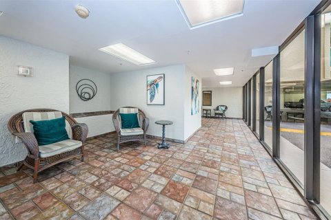 Copropriété à vendre à Indian Shores, Floride: 2 chambres, 122.63 m2 № 2408803 - photo 19