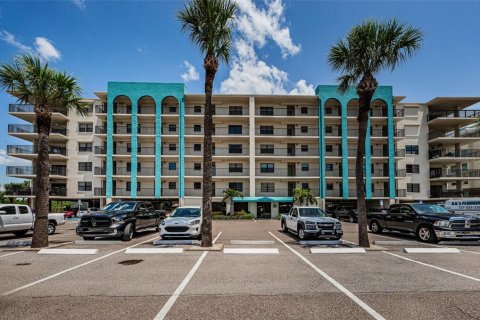 Copropriété à vendre à Indian Shores, Floride: 2 chambres, 122.63 m2 № 2408803 - photo 13