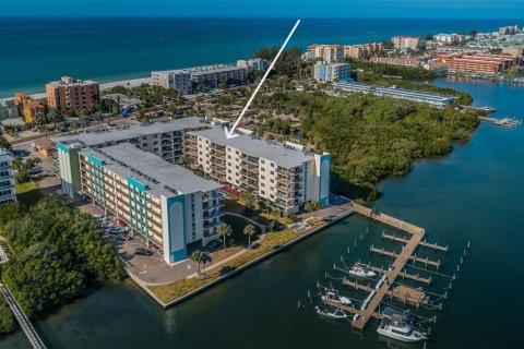 Condo à Indian Shores, Floride, 2 chambres № 2408803