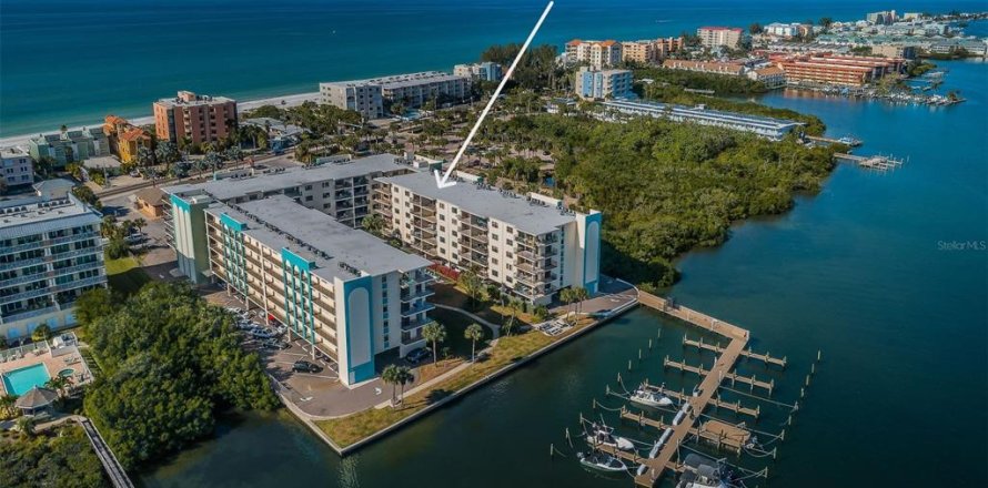 Condo à Indian Shores, Floride, 2 chambres  № 2408803