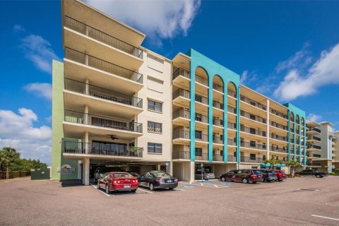 Copropriété à vendre à Indian Shores, Floride: 2 chambres, 122.63 m2 № 2408803 - photo 16